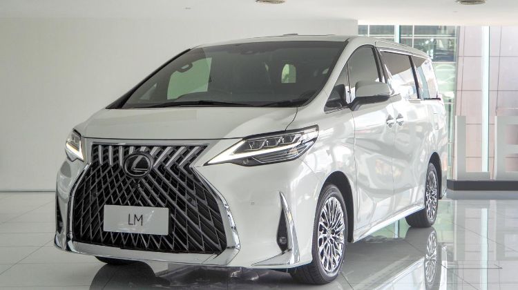 Closer Look: The Lexus LM 350, when the Alphard is just another poor-man's car