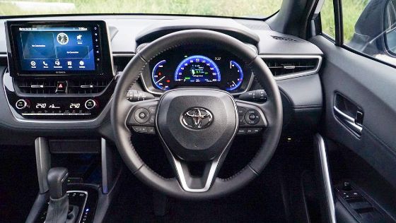 2021 Toyota Corolla Cross 1.8V Interior 002