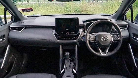 2021 Toyota Corolla Cross 1.8V Interior 001