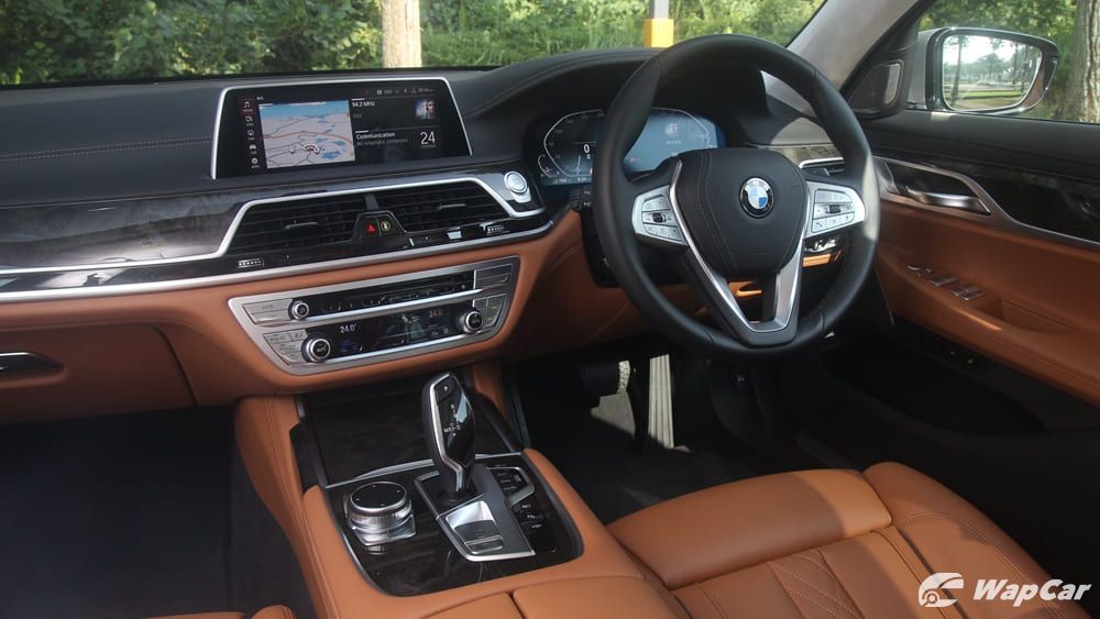 2019 BMW 7 Series 740Le xDrive Interior 004