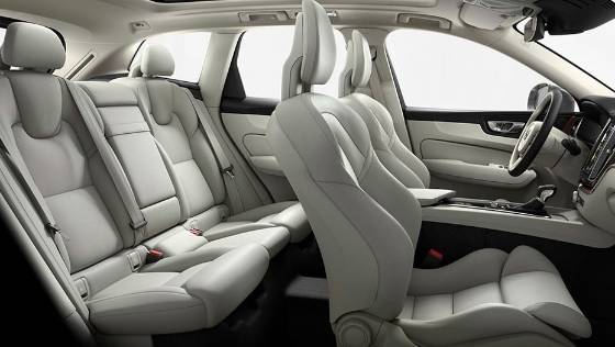 Volvo XC60 (2018) Interior 017