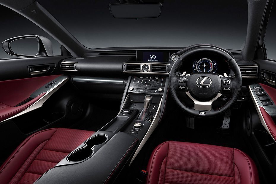 Lexus IS (2018) Interior 001