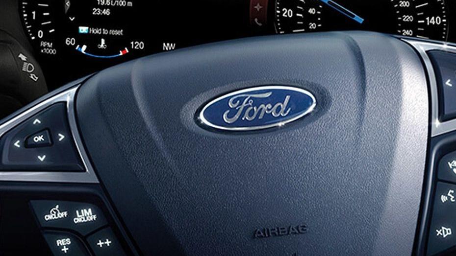 Ford S-MAX (2017) Interior 002