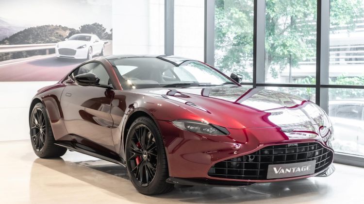Aston Martin Vantage's grille too gaping? You can now opt for the classic "vaned" grille