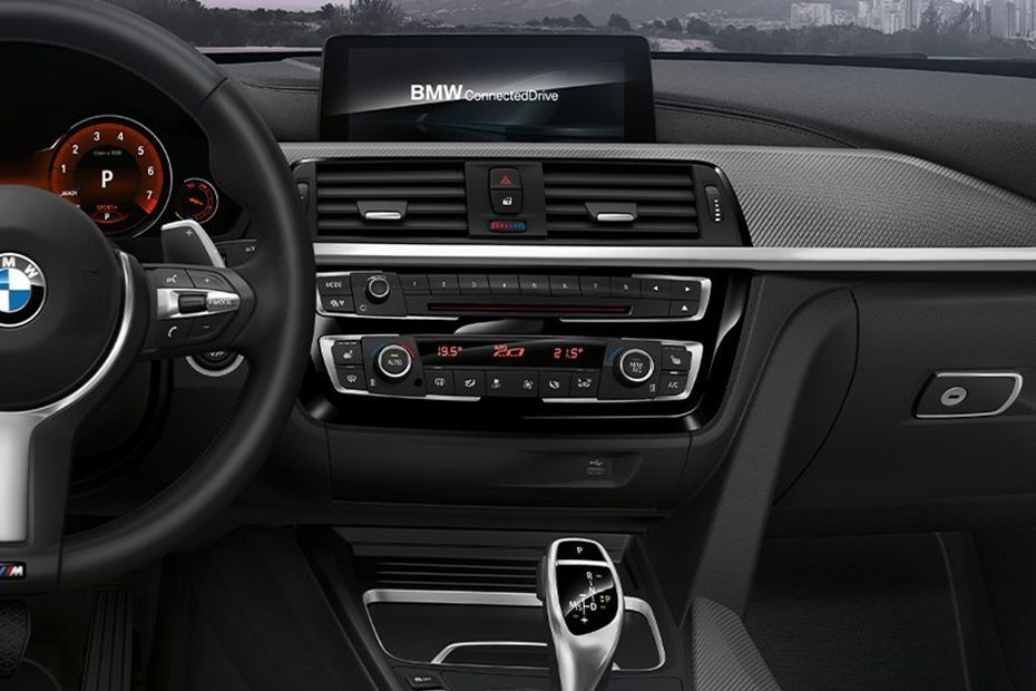 BMW 4 Series Coupe (2019) Interior 003