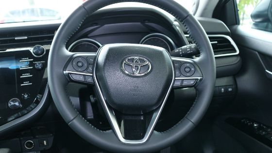 2019 Toyota Camry 2.5V Interior 006