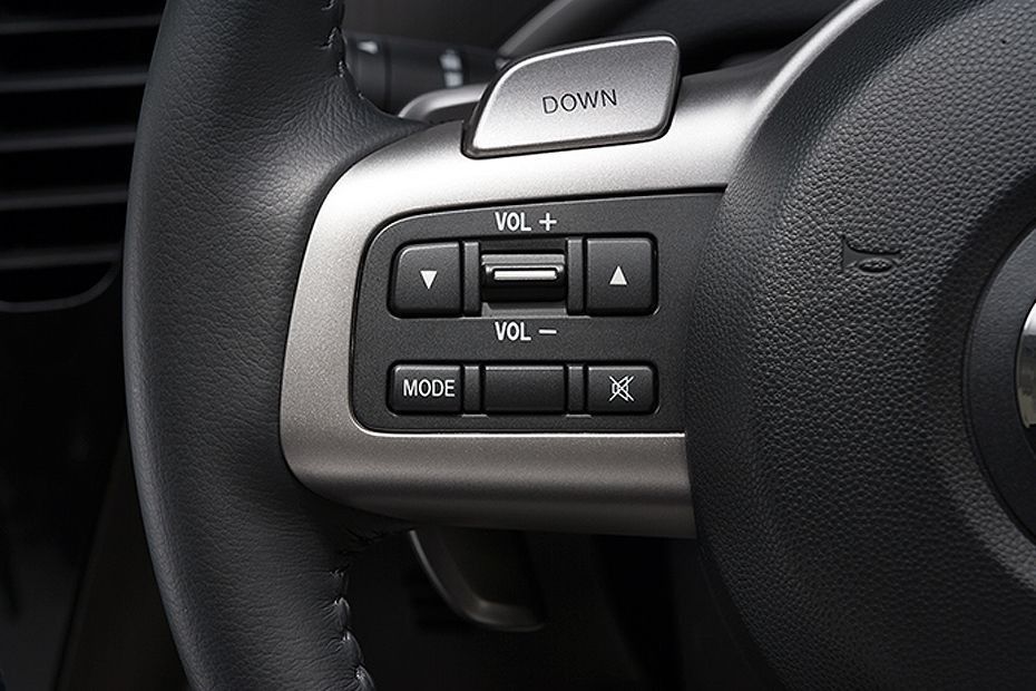 Mazda Biante (2017) Interior 002