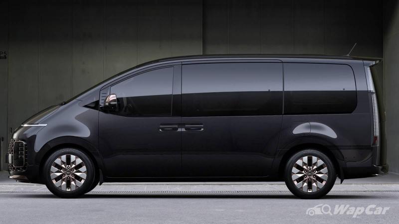 Rivalling the Kia Carnival, the Hyundai Staria might be the cheaper-yet-cooler 11-seater MPV 02