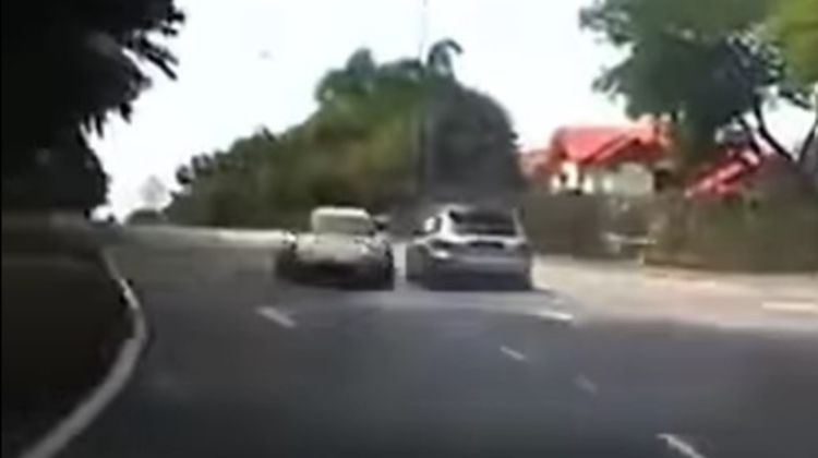 FD Mazda RX-7 tries to show who the real Keisuke is, spins instead
