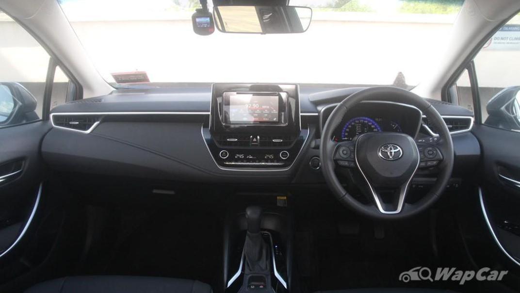 2020 Toyota Corolla Altis 1.8G Interior 001