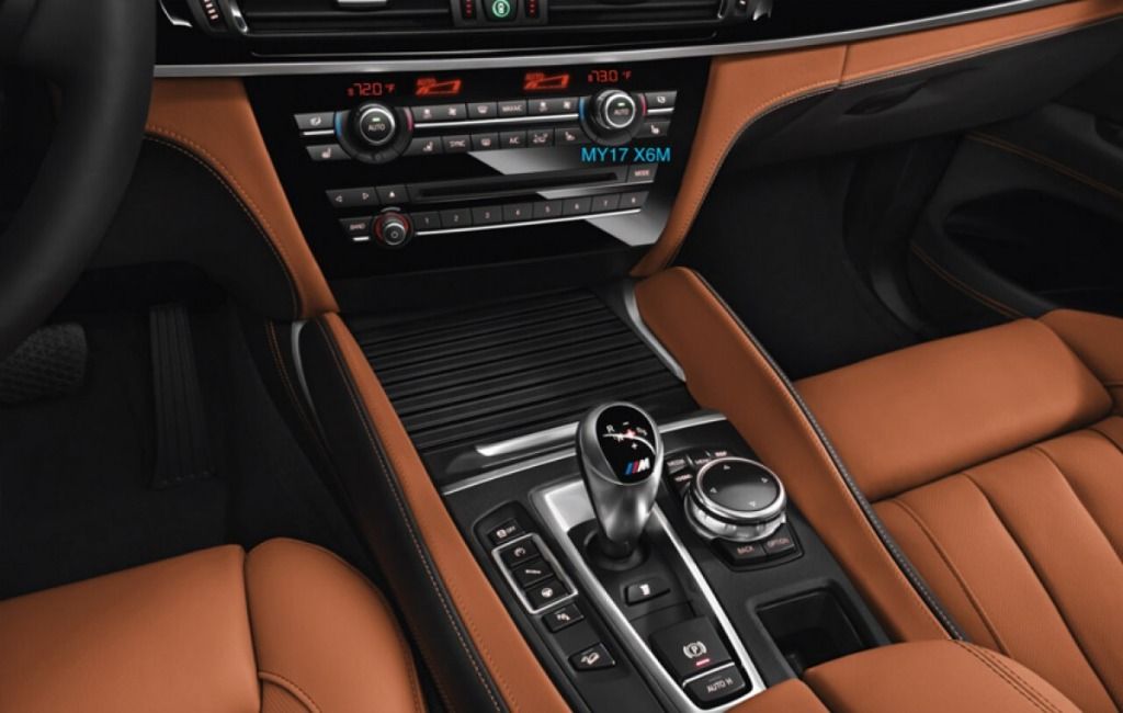 BMW X6 M (2019) Interior 003