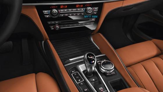 BMW X6 M (2019) Interior 003
