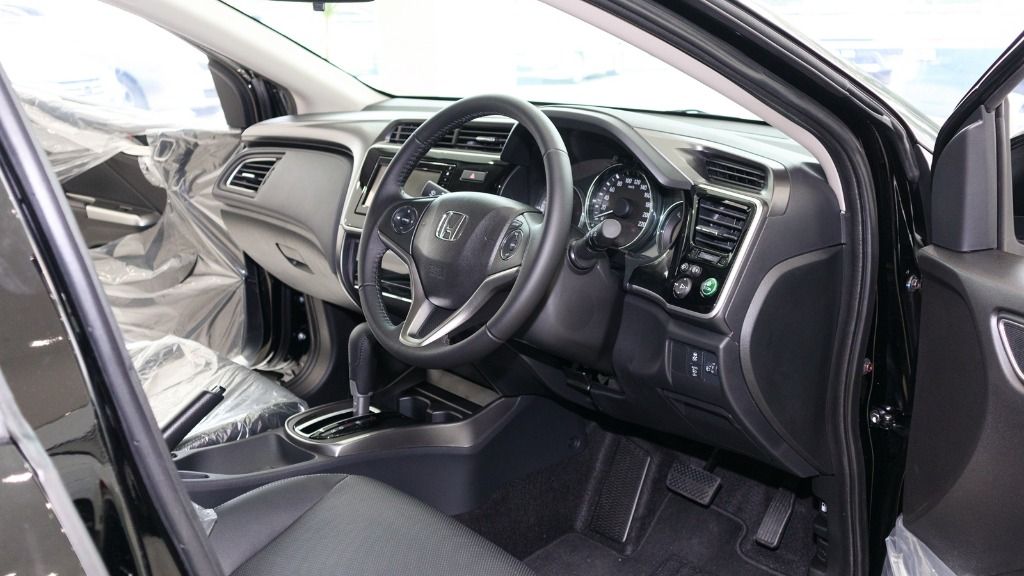 2018 Honda City 1.5 V Interior 002