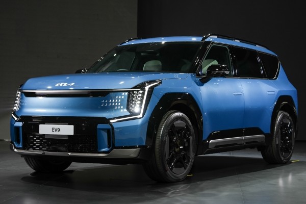 Not just looks: New Kia EV6 facelift teased, possibly getting new battery for more range too? 04