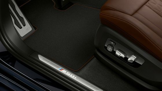 BMW X5 (2019) Interior 003
