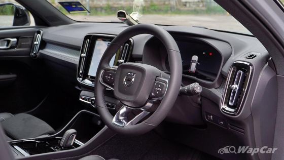 2022 Volvo XC40 Recharge EV P8 AWD Interior 009