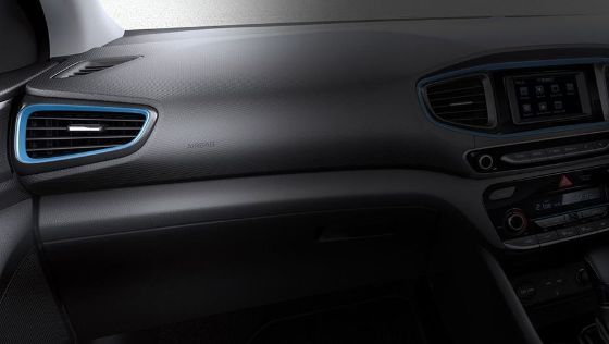 Hyundai Ioniq (2018) Interior 009