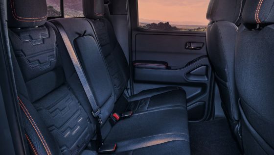 2023 Nissan Frontier Crew Cab SV 3.8L V6 4x4 Interior 009