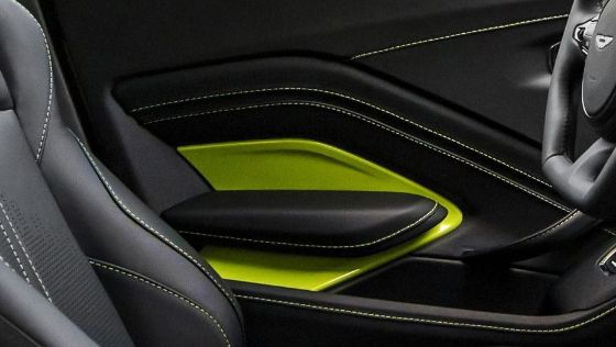 Aston Martin Vantage (2018) Interior 007