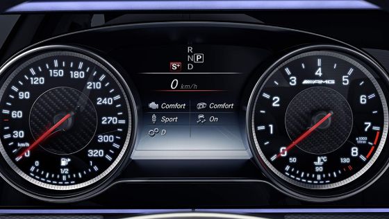 Mercedes-Benz AMG E-Class (2019) Interior 002