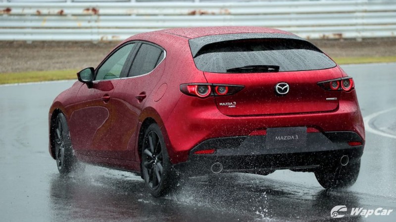It’s official, the Mazda 3 is the world’s most beautiful car 02
