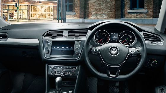 Volkswagen Tiguan (2018) Interior 001