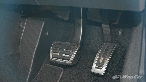 2022 Volkswagen Golf GTI Interior 007