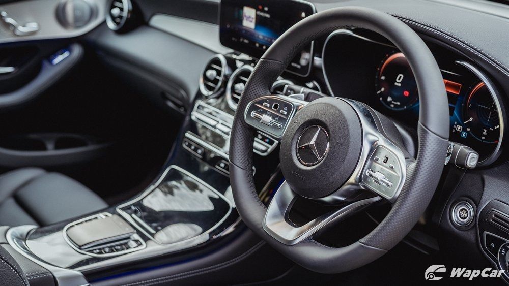 2020 Mercedes-Benz GLC 300 4MATIC Coupé Interior 003