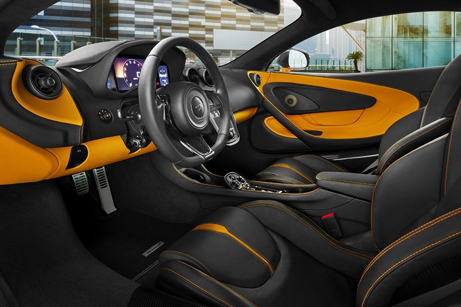 McLaren 570S (2019) Interior 001