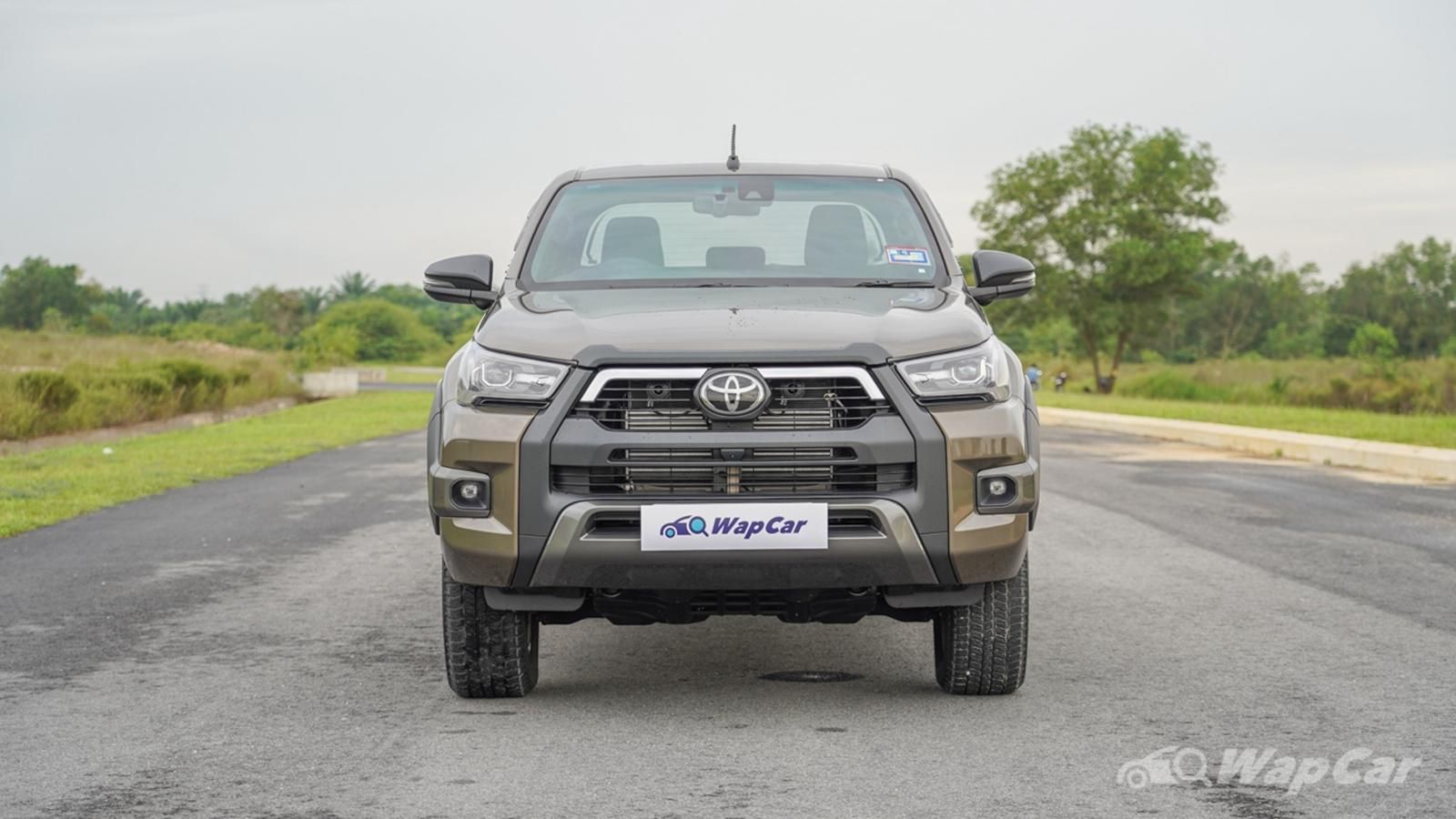 2020 Toyota Hilux Double Cab 2.8 Rogue AT 4X4 Exterior 002