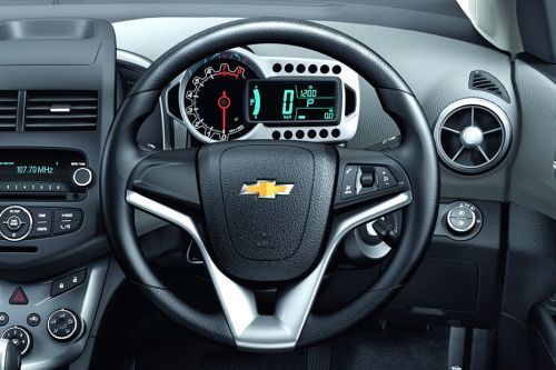 Chevrolet Sonic Hatchback Interior 002