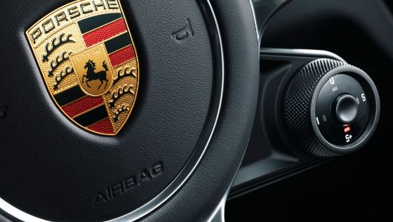Porsche Cayenne Coupé (2019) Interior 006