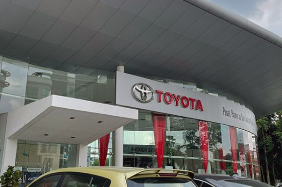 Toyota stays ahead of Honda as Malaysia's best-selling non-national brand in 2022 with 100k units