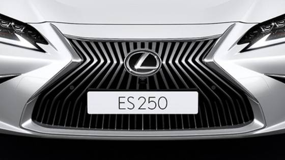 Lexus ES (2019) Exterior 002