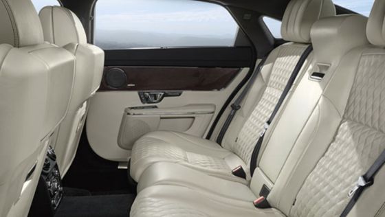 Jaguar XJ (2017) Interior 004