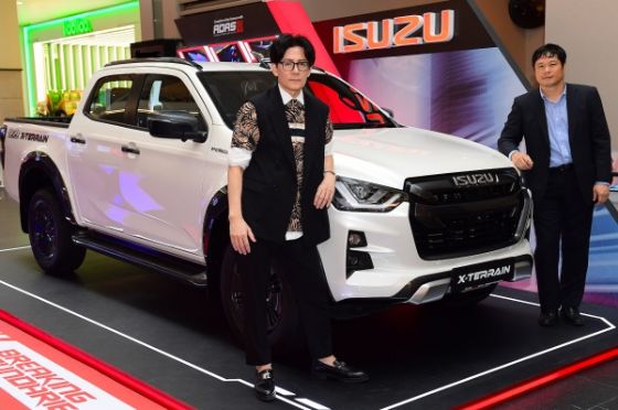 Isuzu D-Max X-Terrain struts the runway of 2022 KL Fashion Week as the official vehicle sponsor