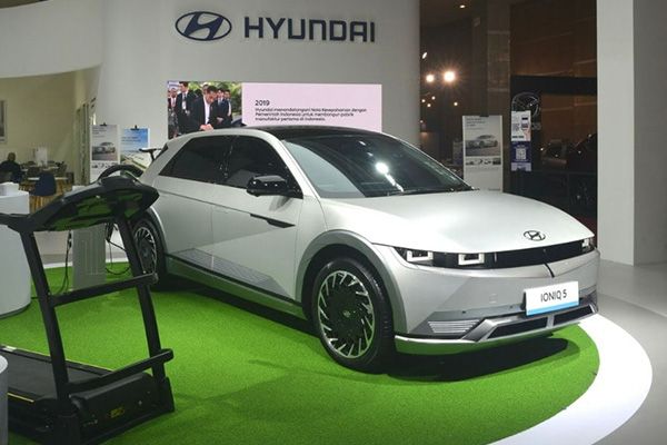The affordable EV is here, but few are buying it - Hyundai Ioniq 5 outsells Wuling Air nearly 2x in Indonesia