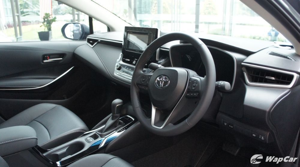 2019 Toyota Corolla Altis 1.8E Interior 004
