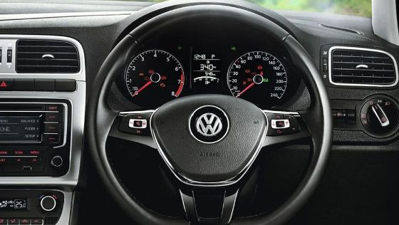 Volkswagen Polo (2018) Interior 002