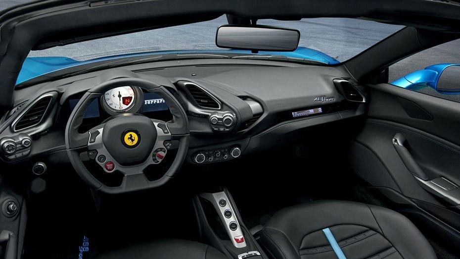 Ferrari 488 (2015) Interior 001
