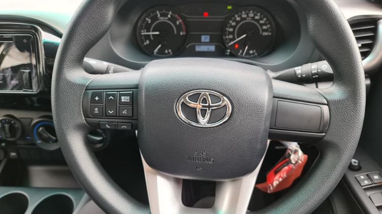 A no-frills workhorse, new 2022 Toyota Hilux 2.4E MT variant added; from RM 110k