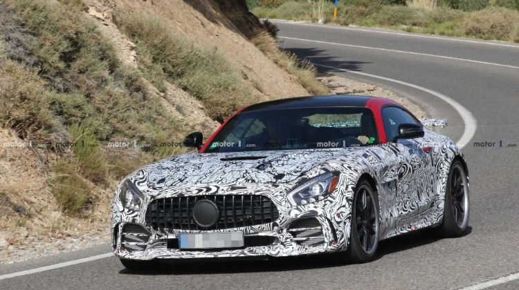 Mercedes-AMG GT R Pro: Ginormous HOOD?