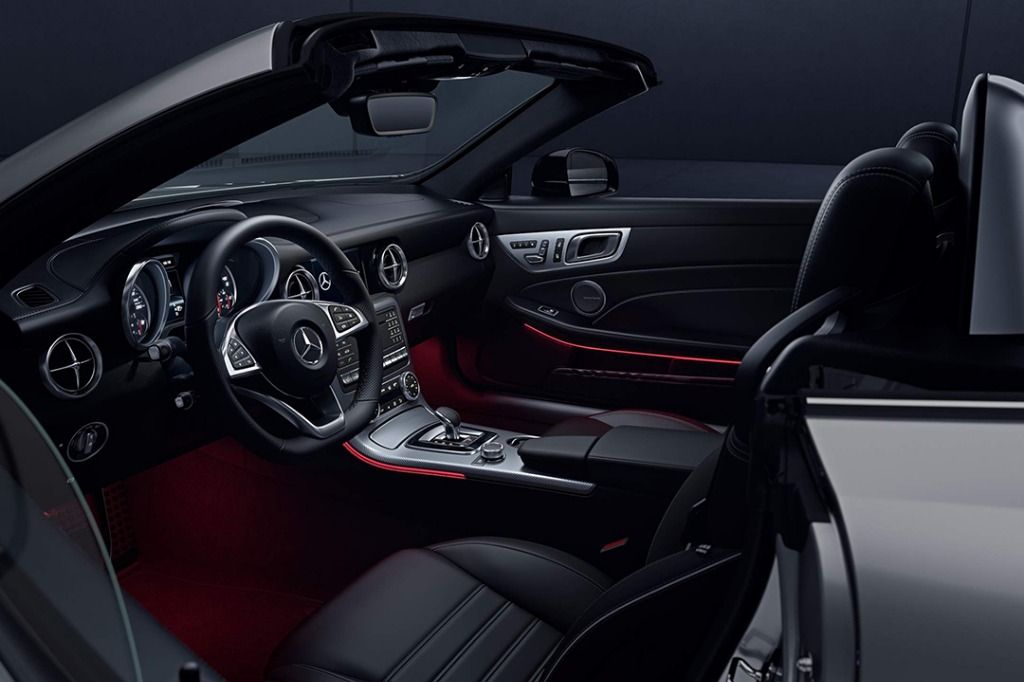 Mercedes-Benz SLC (2018) Interior 002