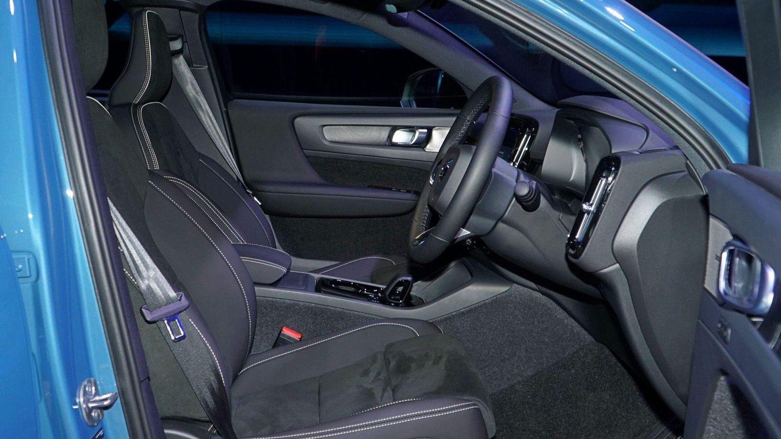 2023 Volvo C40 Recharge EV Interior 003