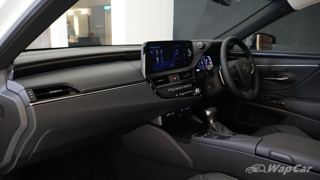 2021 Lexus ES 250 Luxury Interior 001
