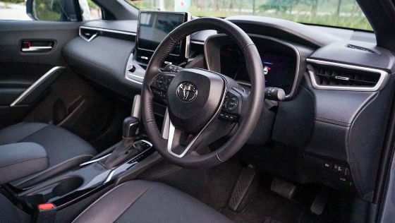 2021 Toyota Corolla Cross 1.8V Interior 006