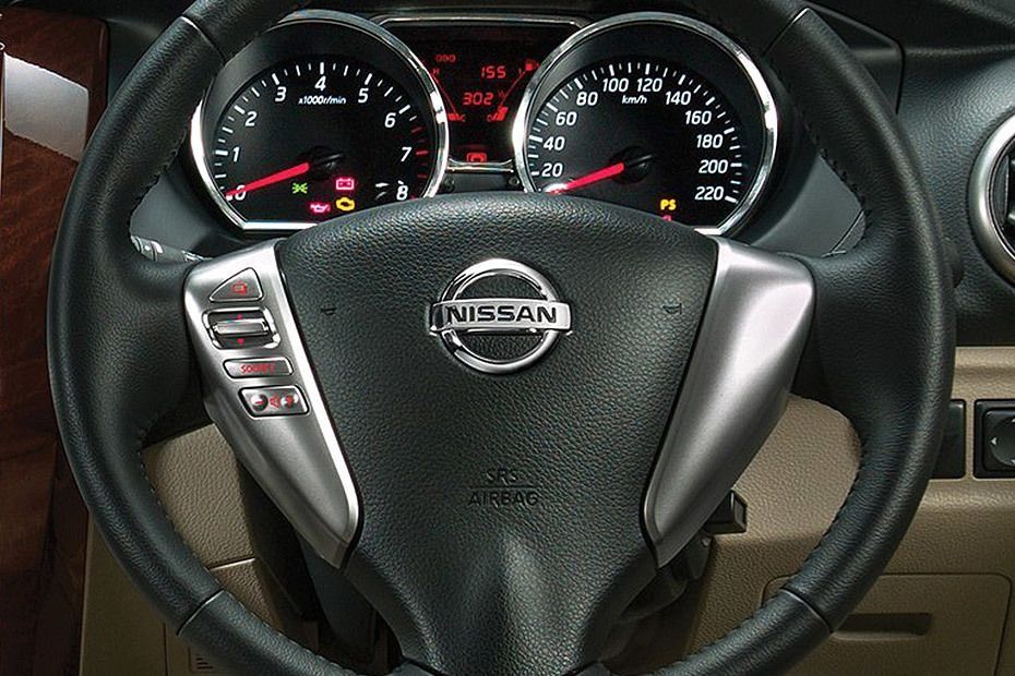 Nissan Grand Livina (2018) Interior 004