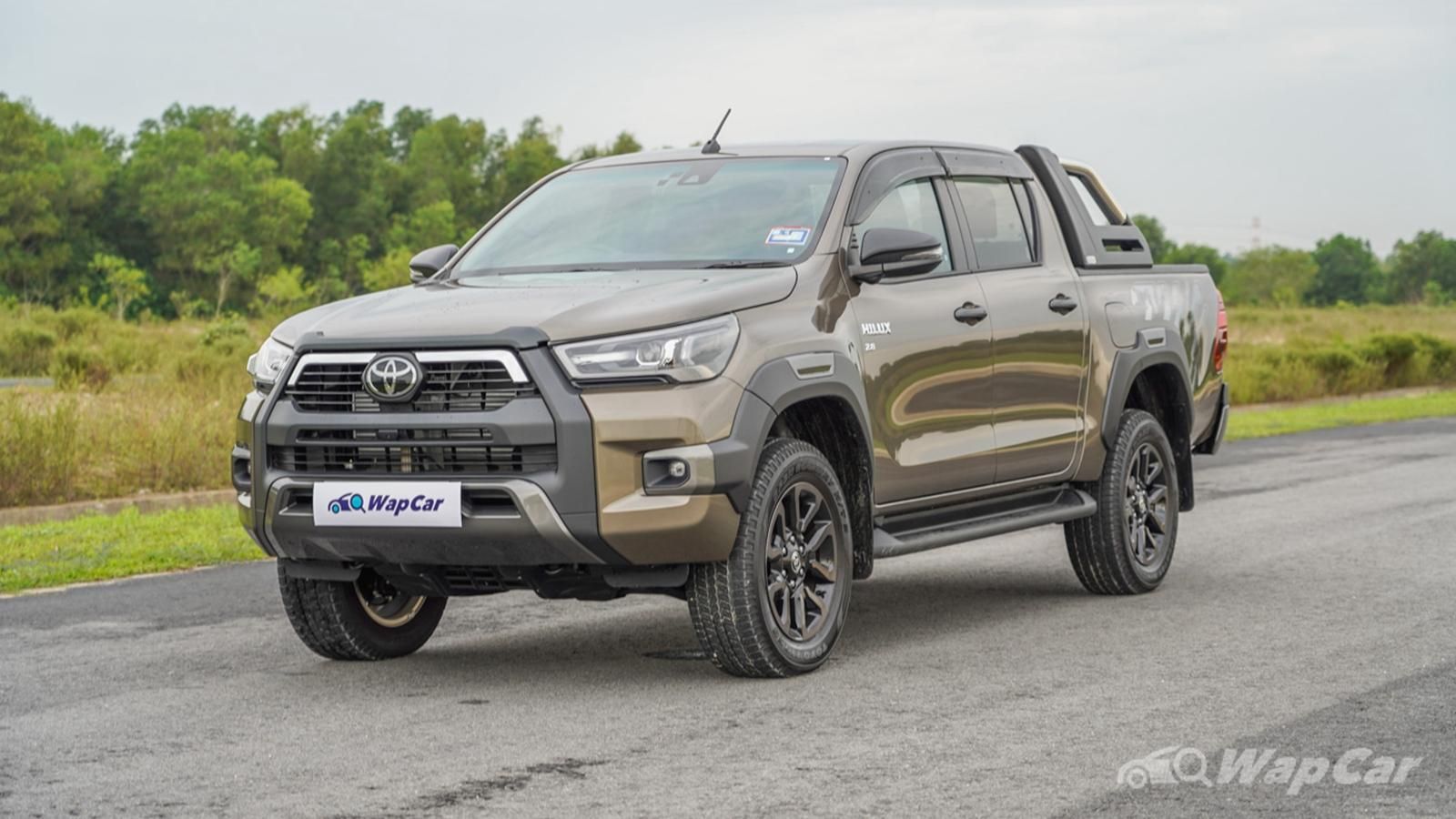 2020 Toyota Hilux Double Cab 2.8 Rogue AT 4X4 Exterior 001