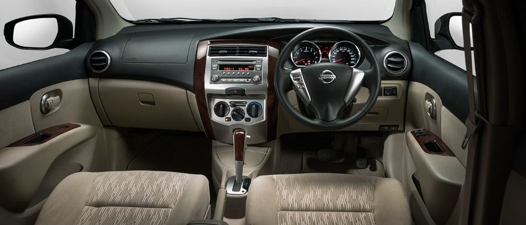 Nissan Grand Livina (2018) Interior 001