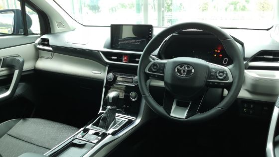 2022 Toyota Veloz 1.5 AT Interior 005